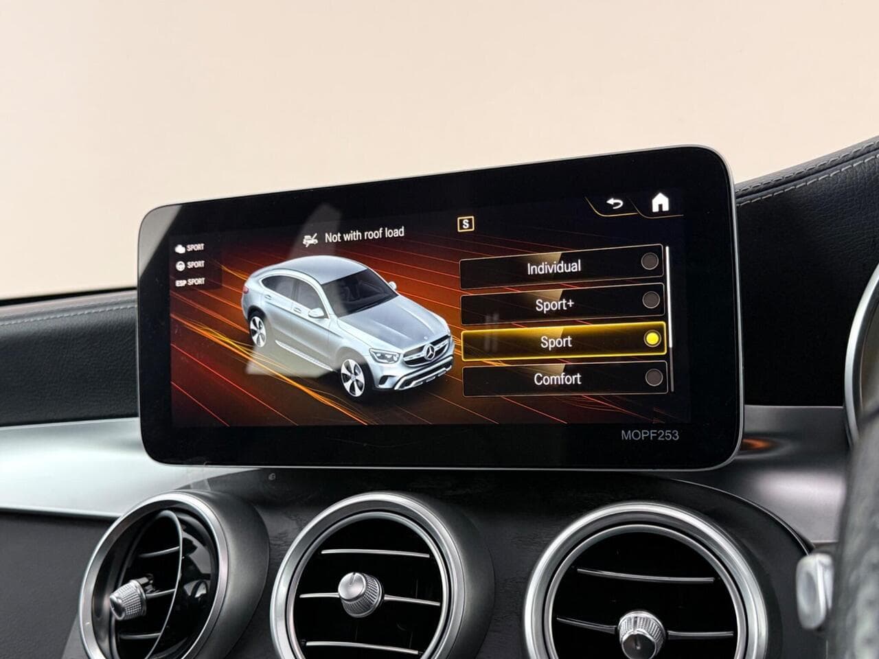 Mercedes-Benz GLC thumbnail Infotainment System