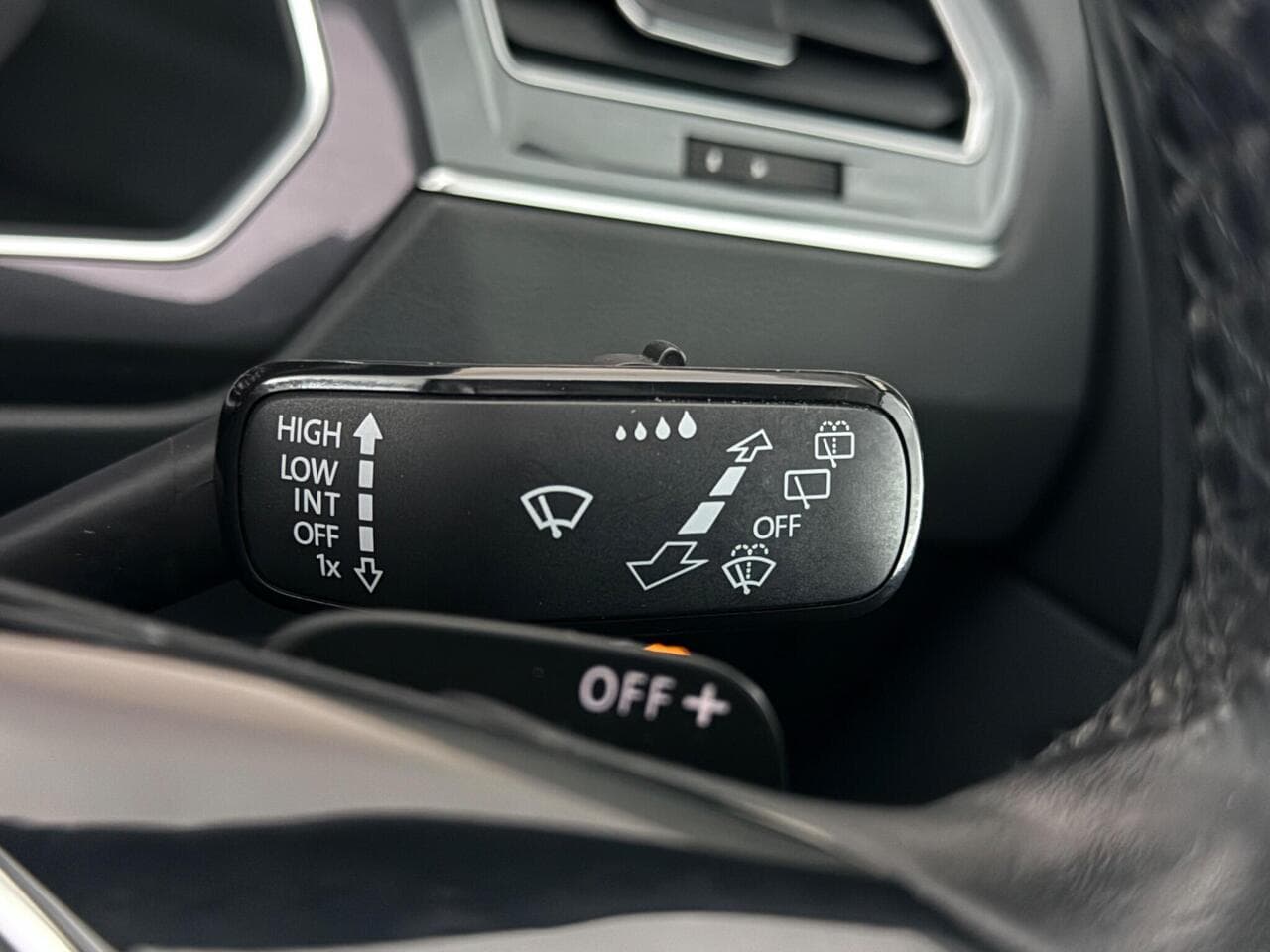 Volkswagen Tiguan thumbnail Misc Controls