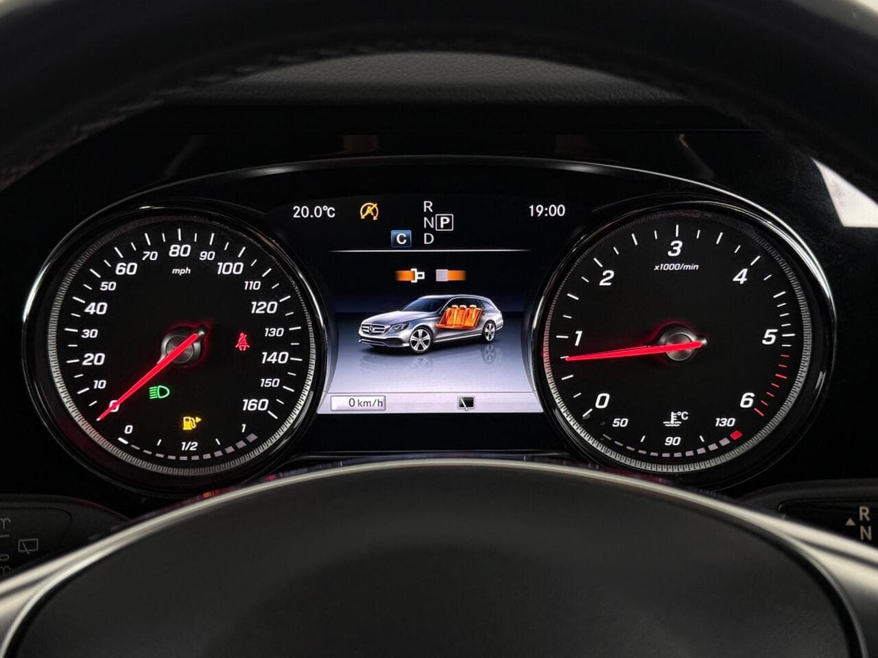 Mercedes-Benz E Class thumbnail Driver Instruments