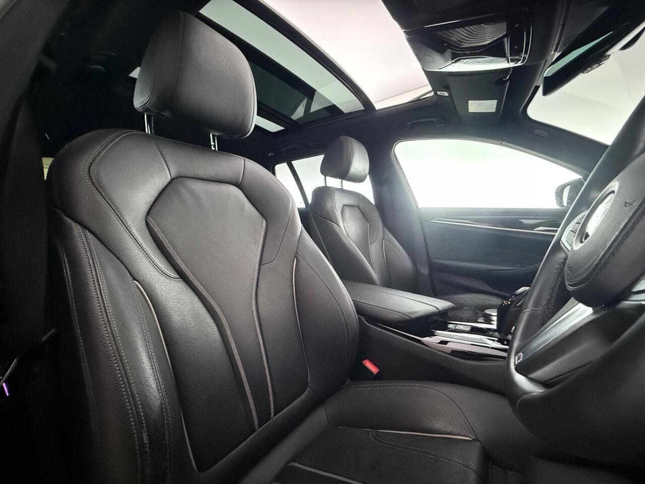 BMW 5 Series thumbnail Seat Driver