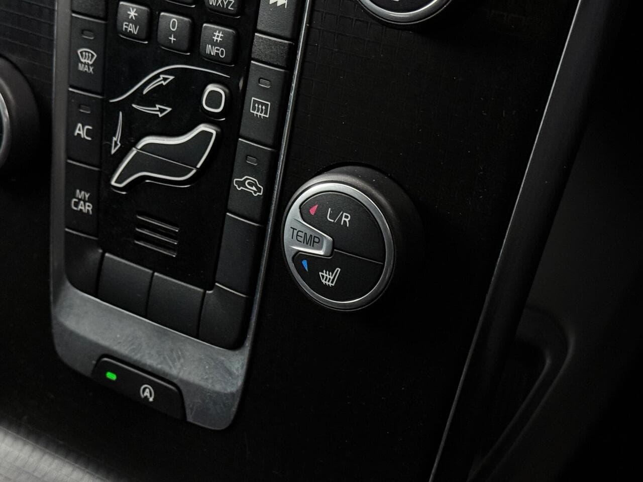 Volvo V40 thumbnail Misc Controls