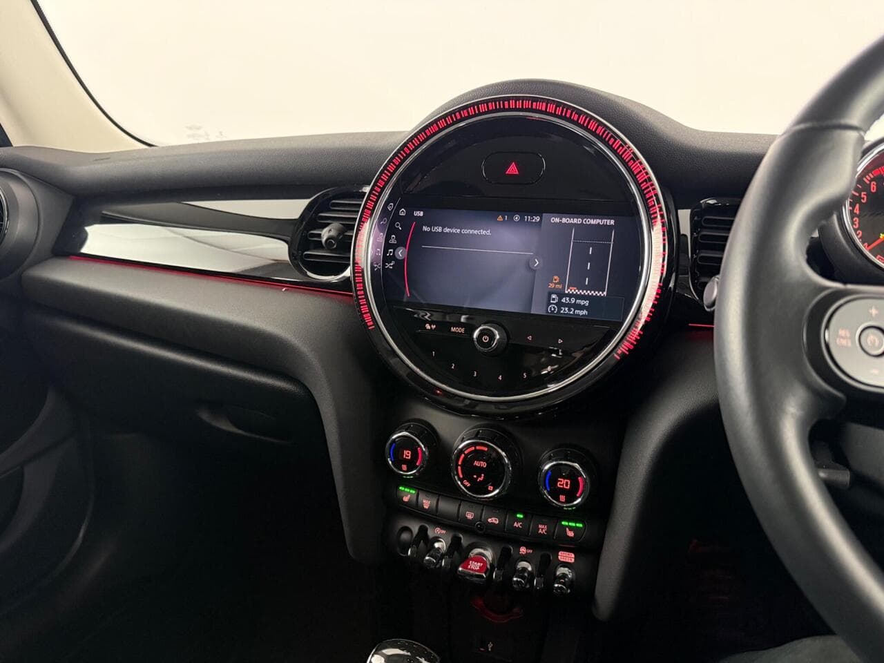 MINI Hatch thumbnail Interior Front