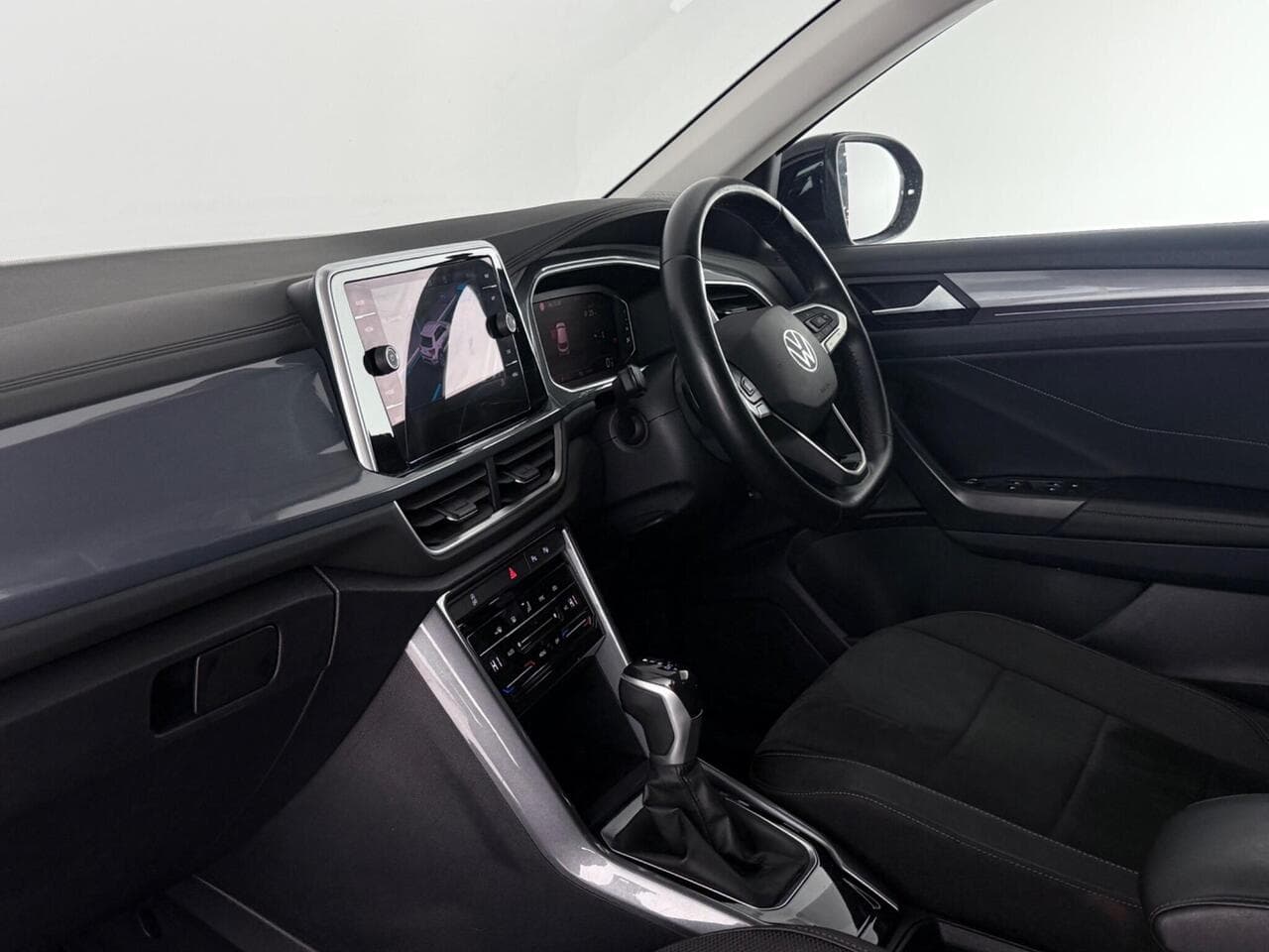 Volkswagen T-Roc thumbnail Interior Front