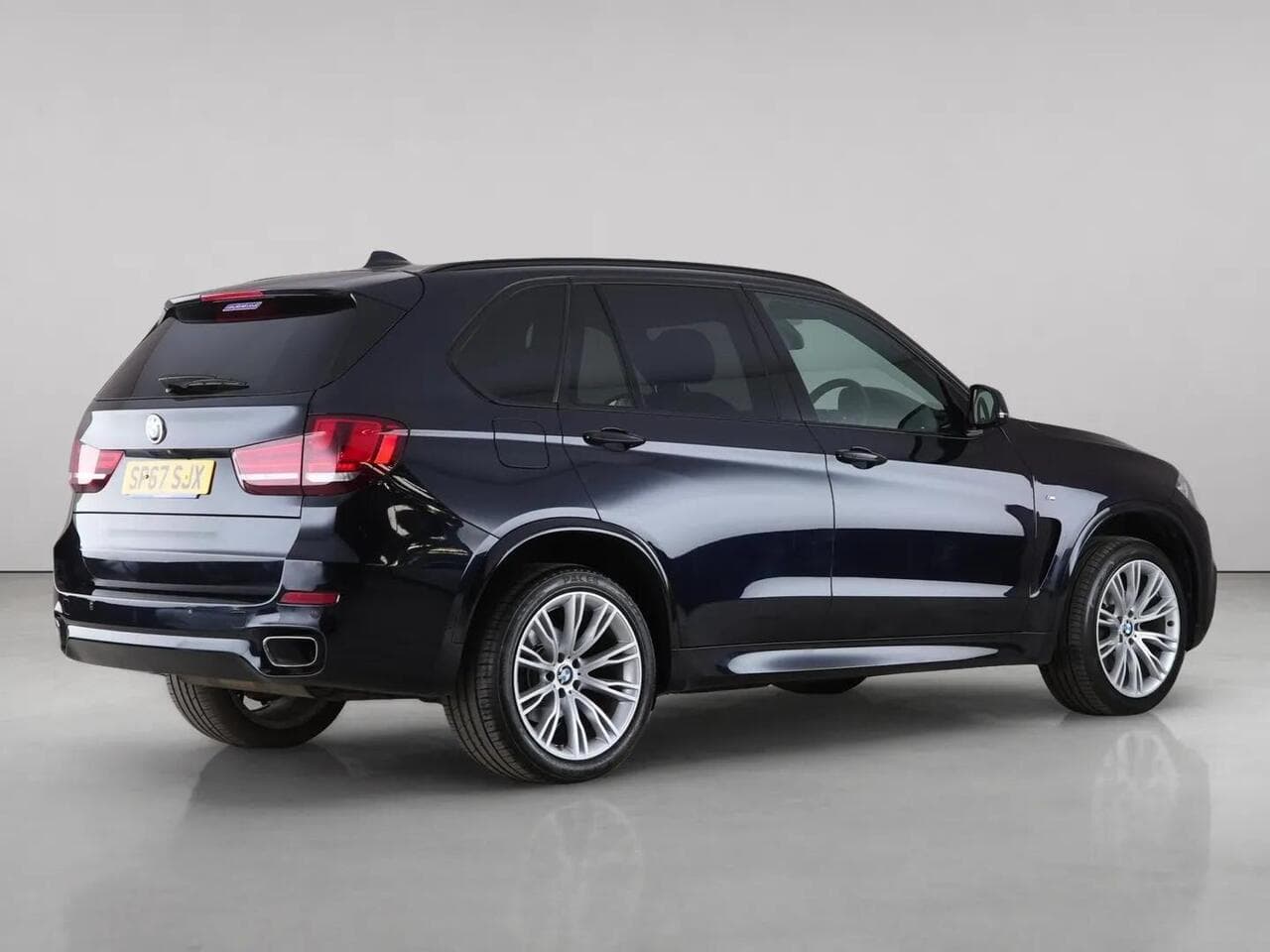 BMW X5 thumbnail Rear Right
