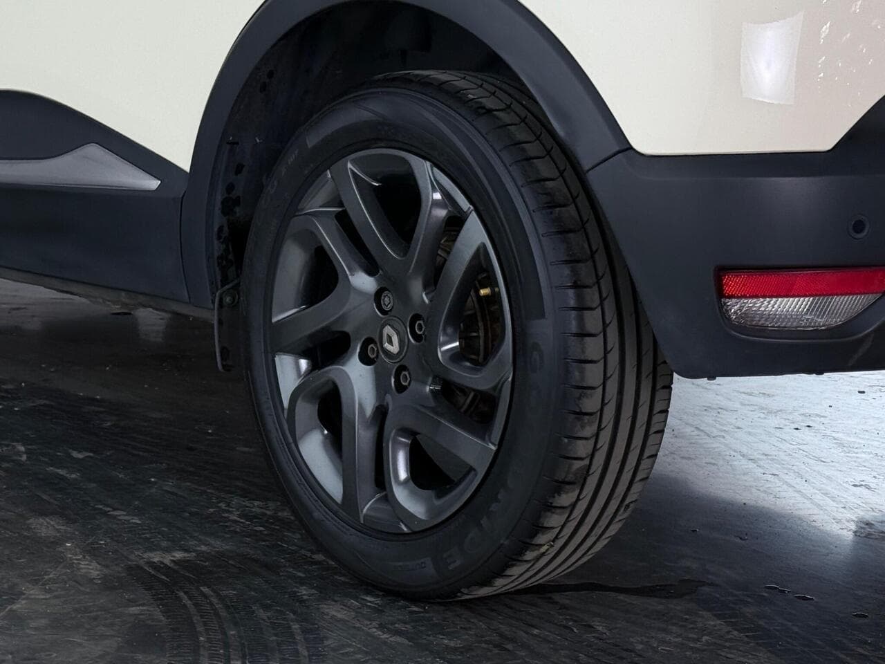 Renault Captur thumbnail Wheel