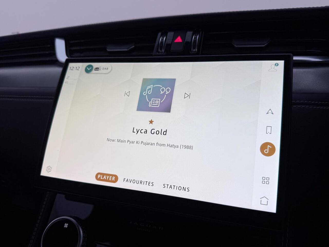 Jaguar F-PACE thumbnail Infotainment System
