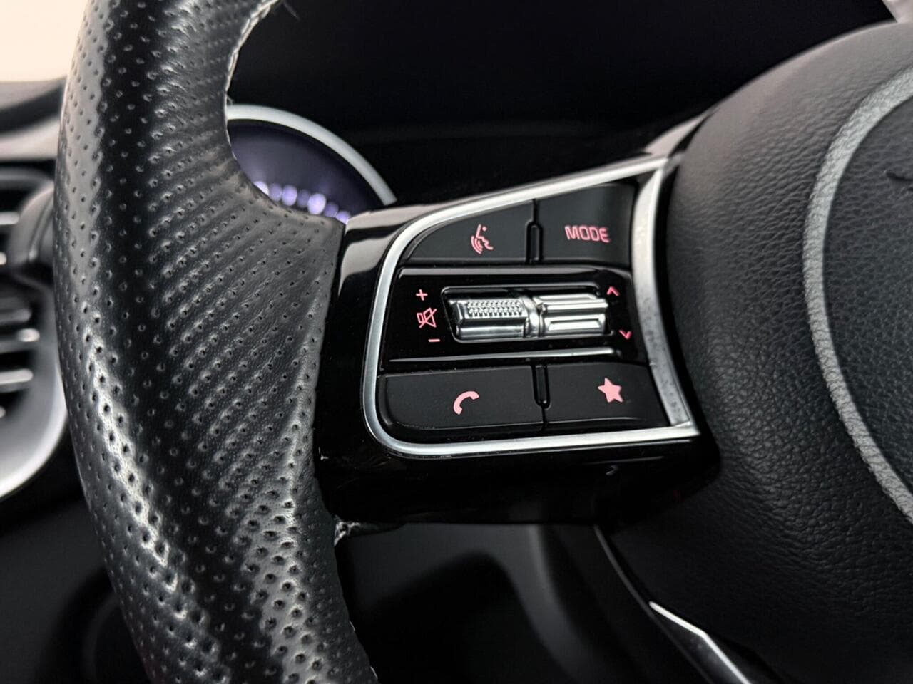 Kia XCeed thumbnail Misc Controls