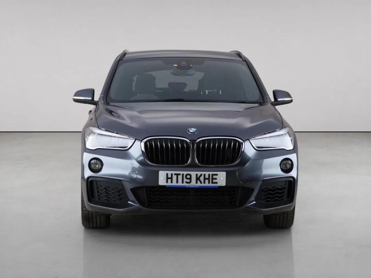 BMW X1 thumbnail Front
