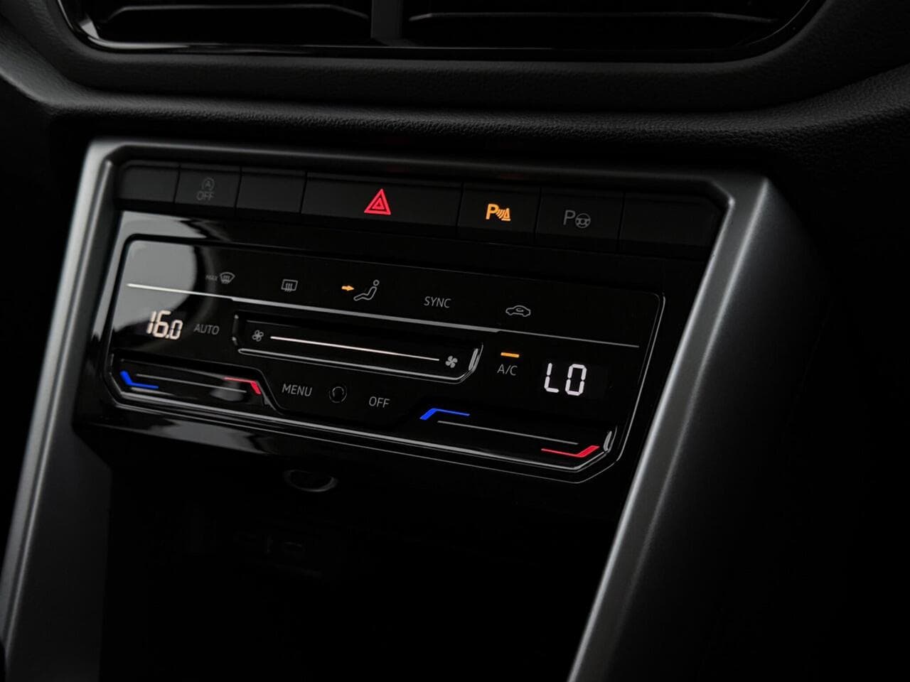 Volkswagen T-Roc thumbnail Infotainment System