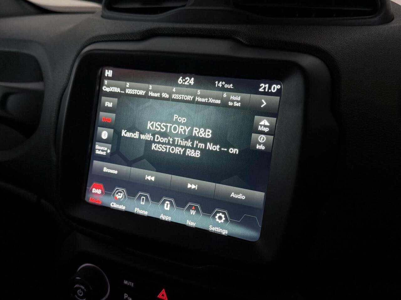 Jeep Renegade thumbnail Infotainment System
