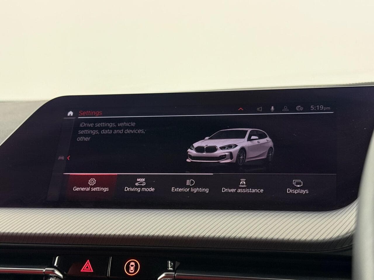 BMW 1 Series thumbnail Infotainment System