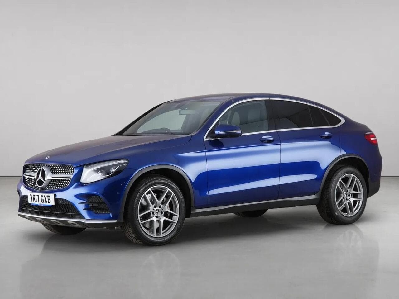 Mercedes-Benz GLC thumbnail Front Left