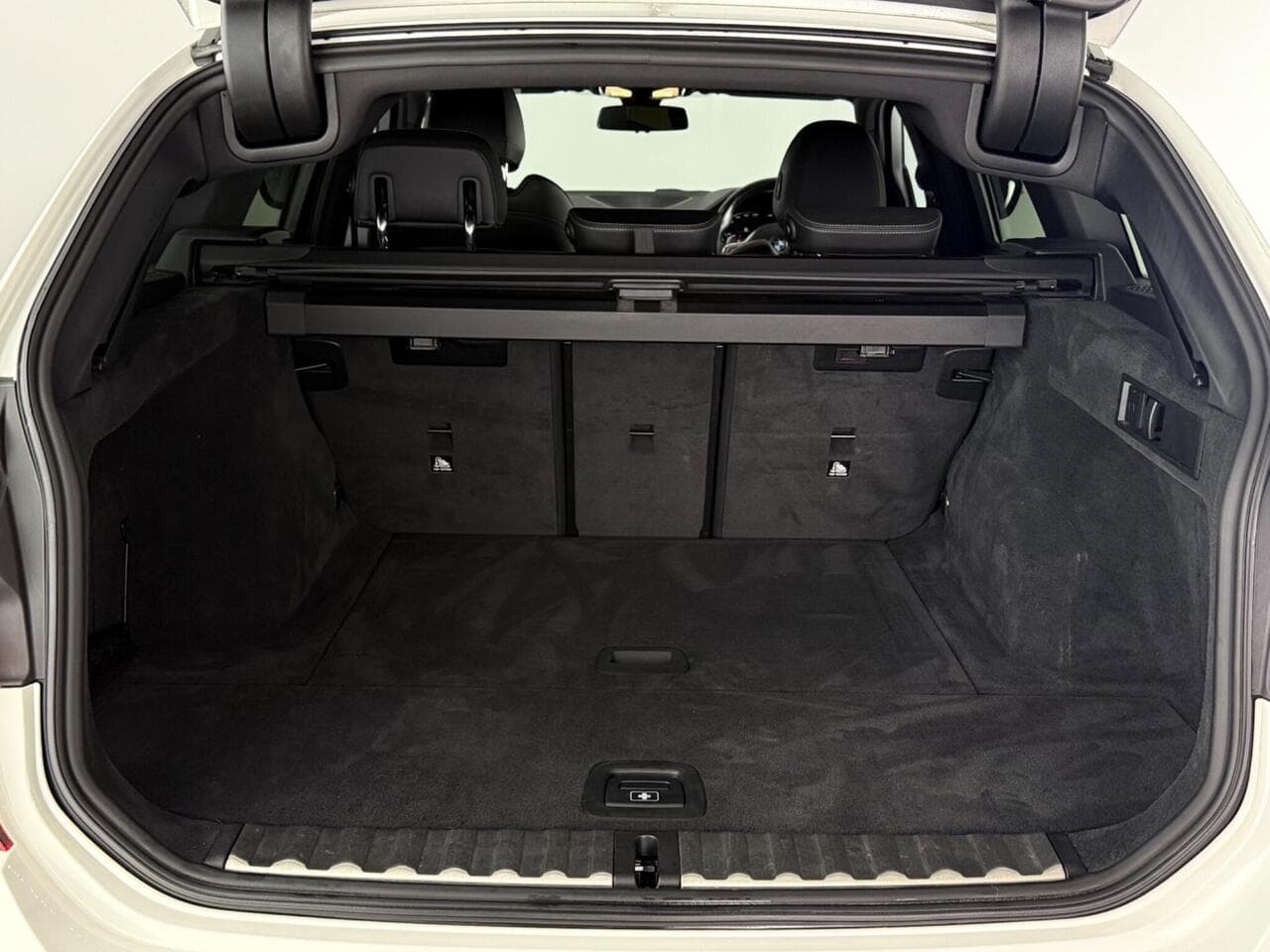 BMW 3 Series thumbnail Boot