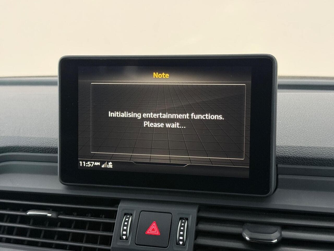 Audi Q5 thumbnail Infotainment System
