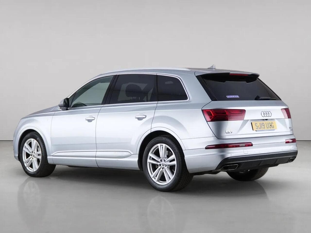 Audi Q7 thumbnail Rear Left