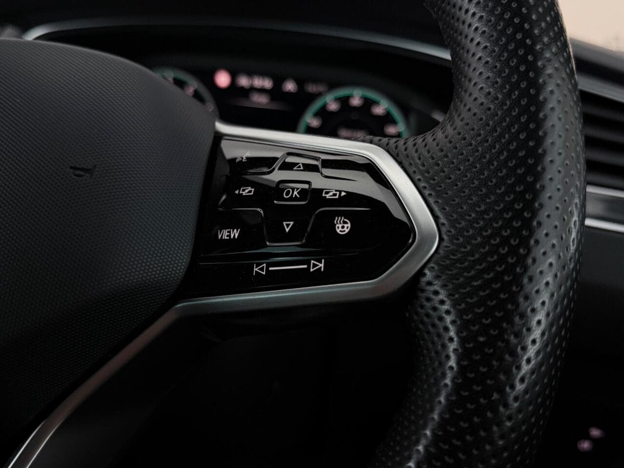 Volkswagen Tiguan thumbnail Misc Controls