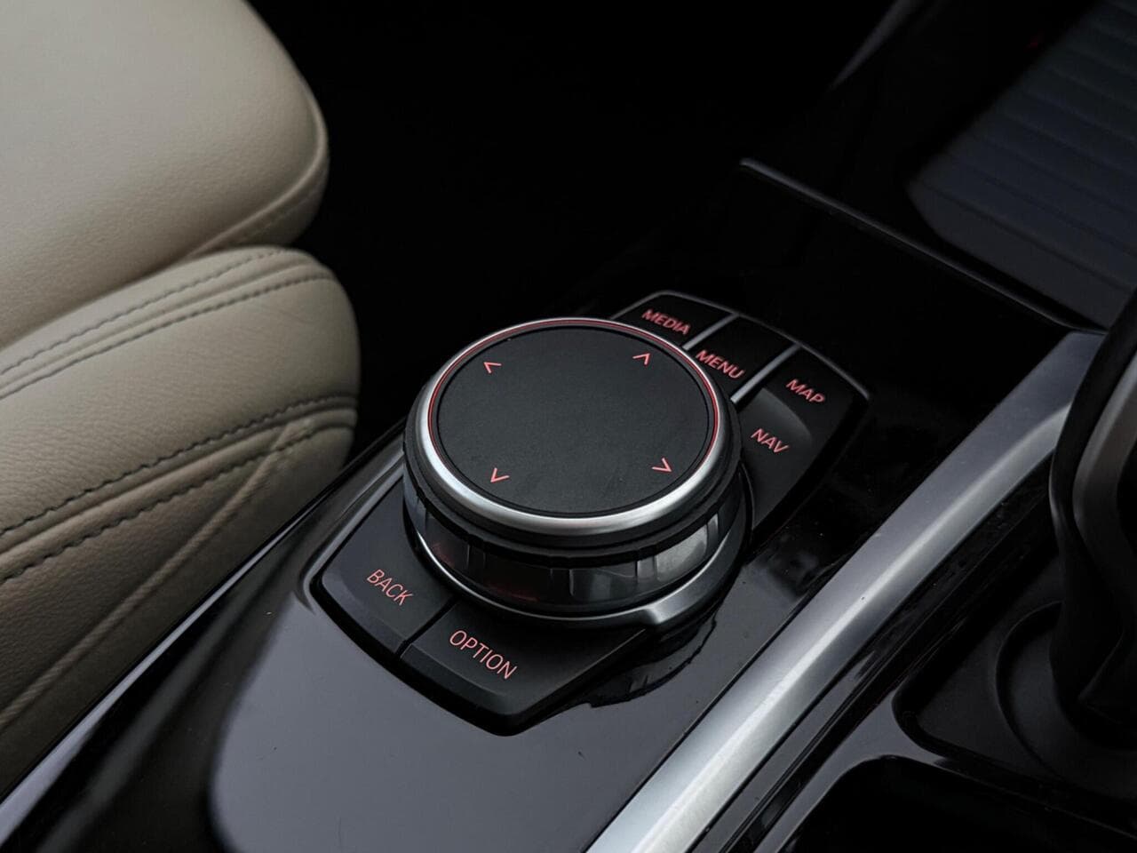 BMW X3 thumbnail Interior Front