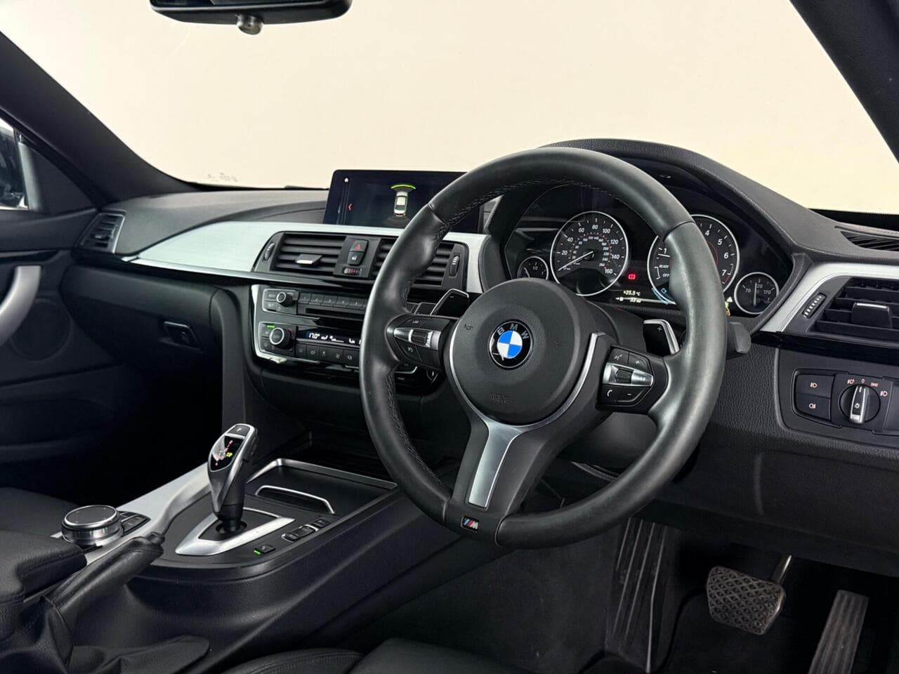BMW 4 Series thumbnail Steering Wheel