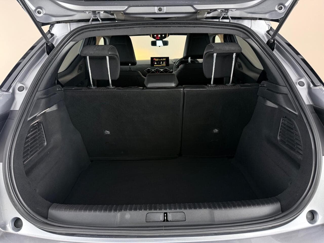 DS AUTOMOBILES DS 3 CROSSBACK thumbnail Boot