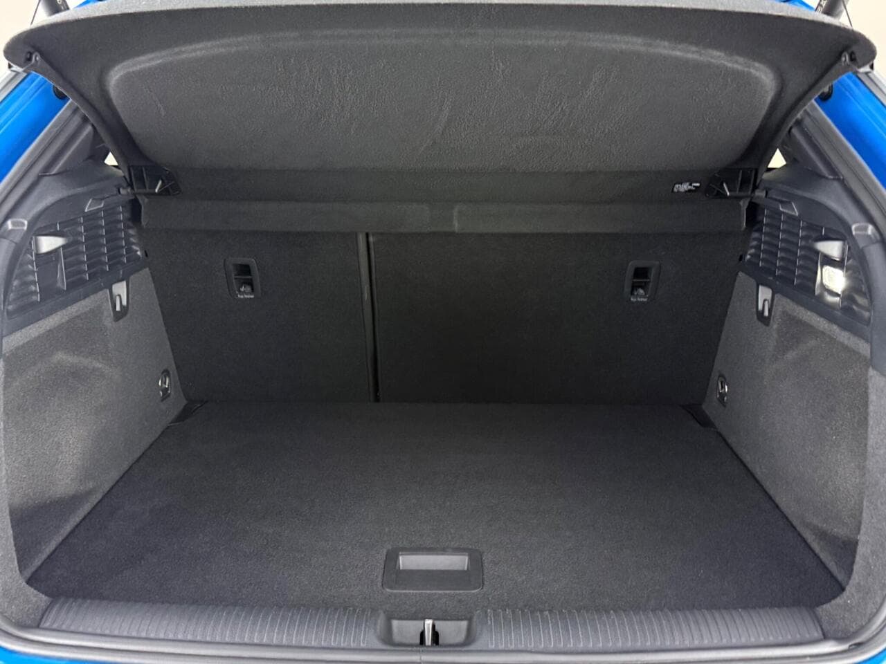 Audi Q2 thumbnail Boot