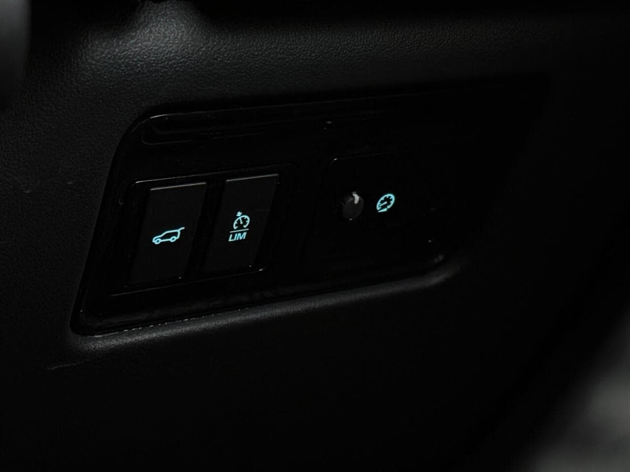 Jaguar F-PACE thumbnail Misc Controls