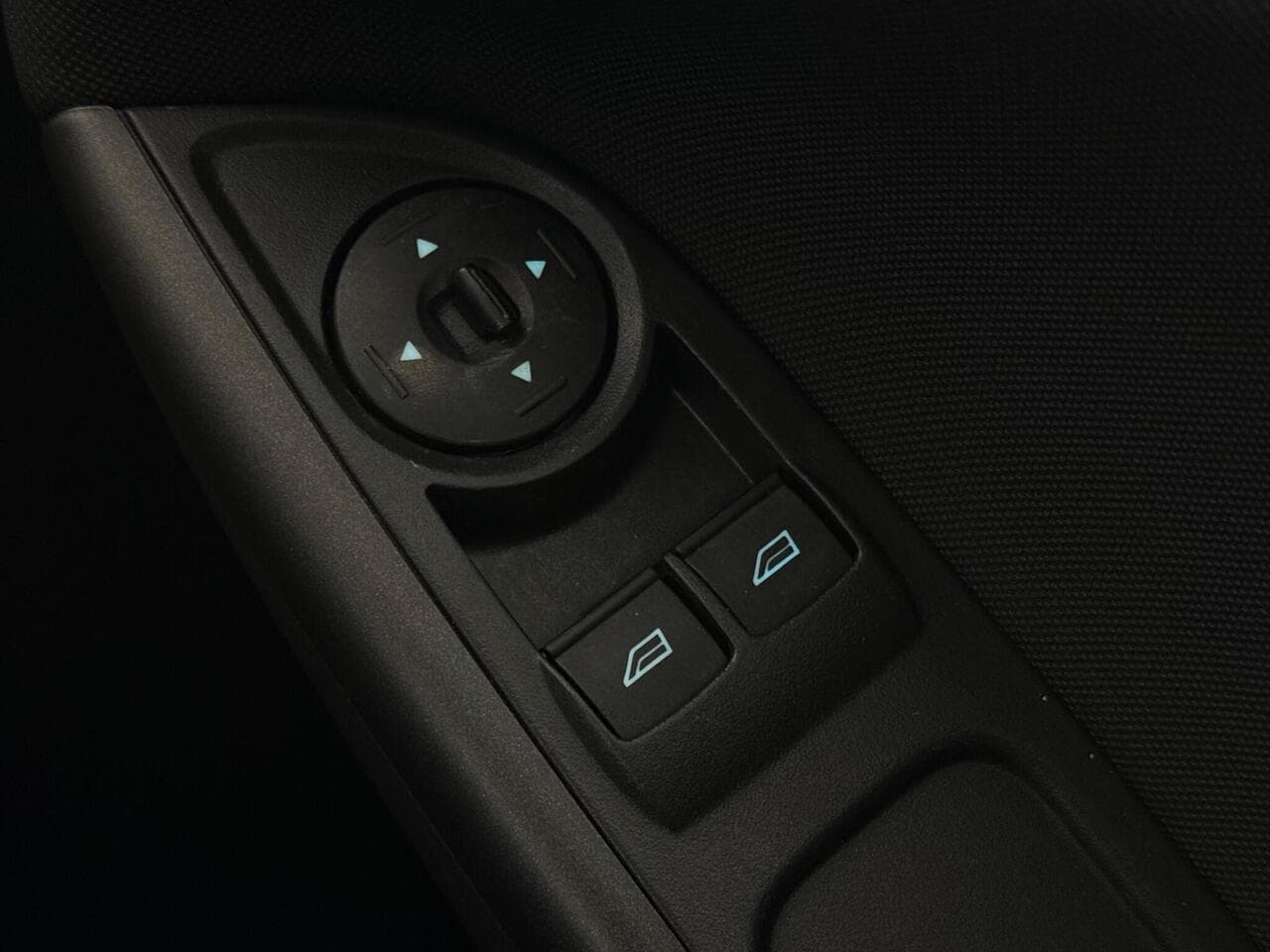Ford Focus thumbnail Misc Controls