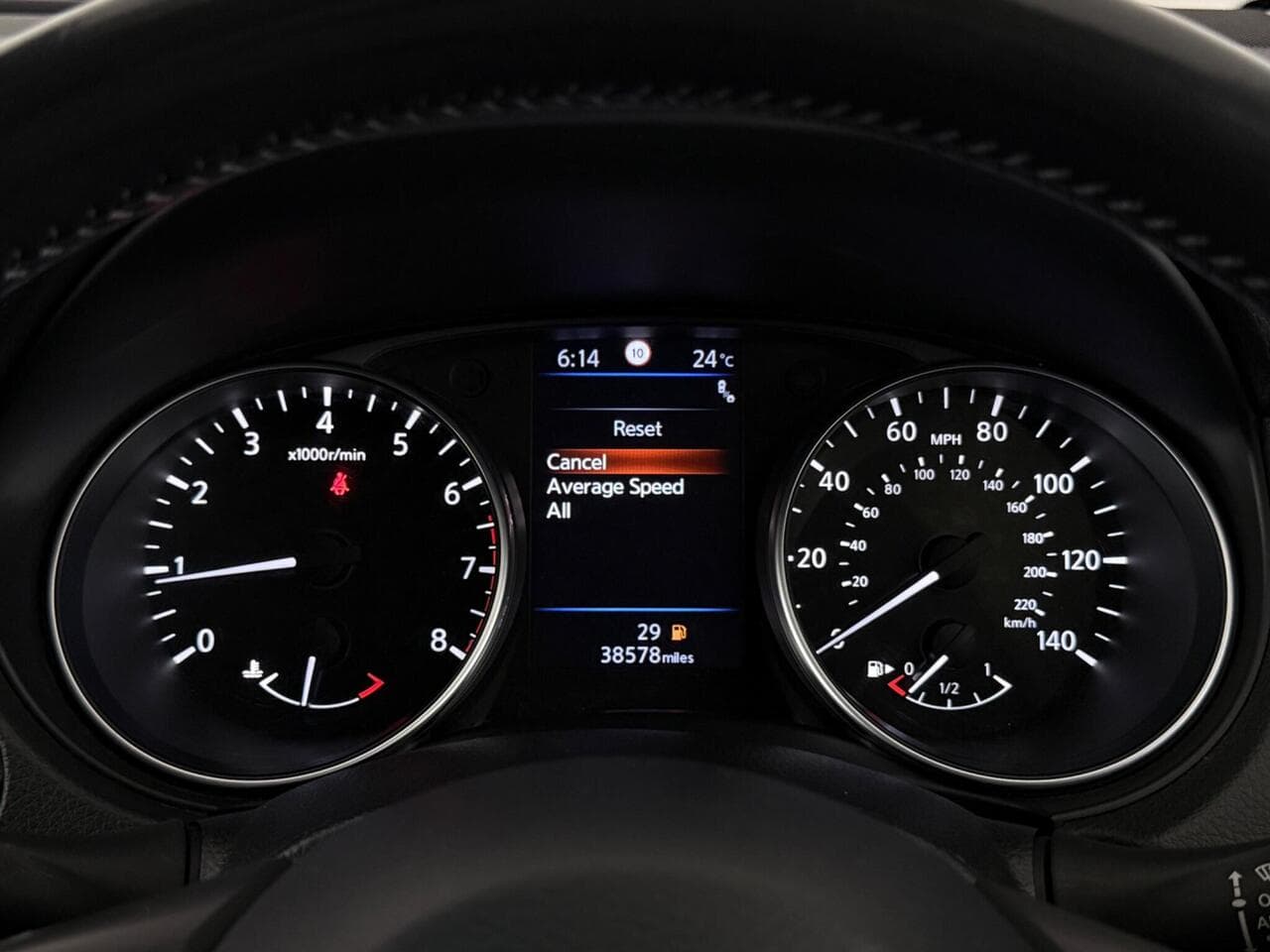 Nissan Qashqai thumbnail Driver Instruments