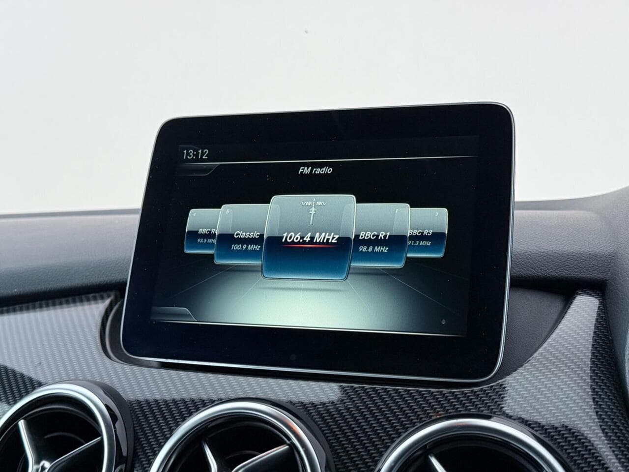 Mercedes-Benz B Class thumbnail Infotainment System