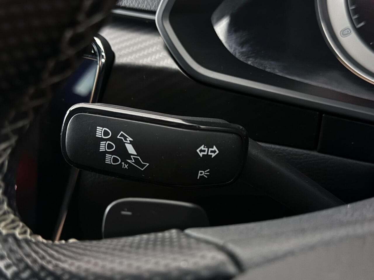 Skoda Superb thumbnail Misc Controls