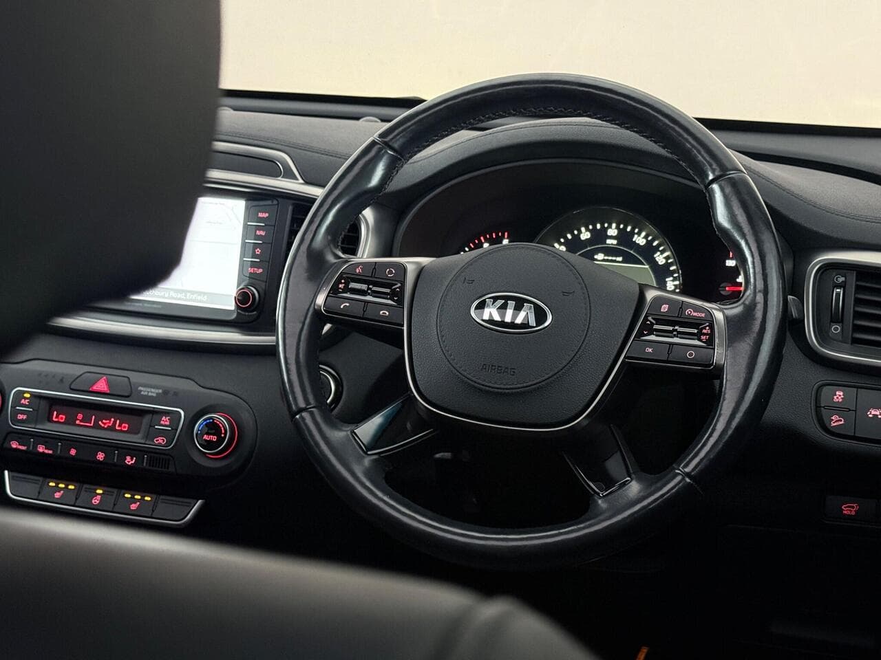 Kia Sorento thumbnail Steering Wheel