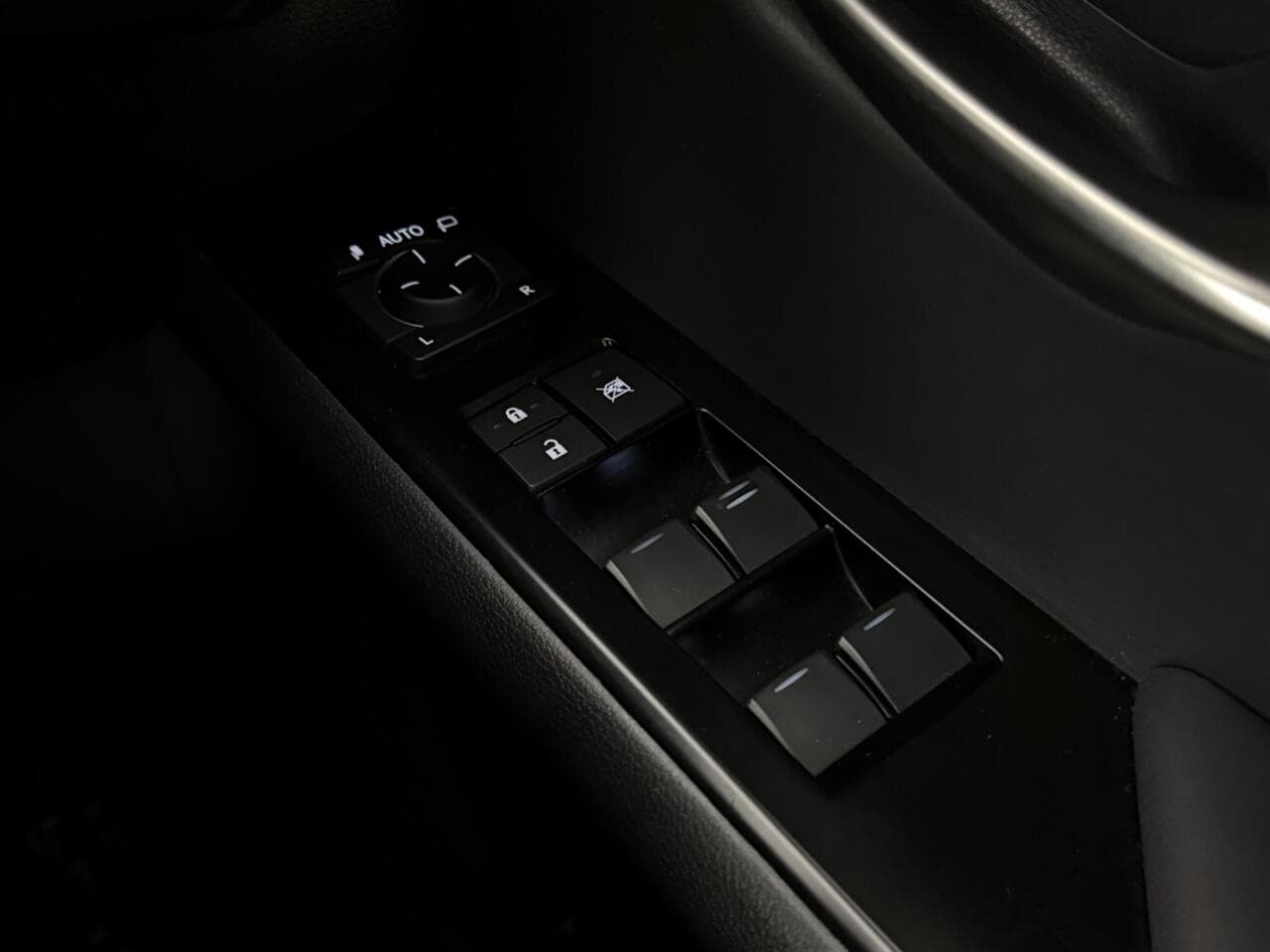 Lexus UX thumbnail Misc Controls