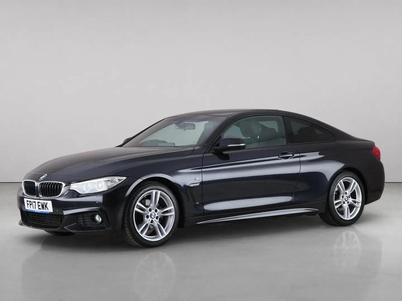BMW 4 Series thumbnail Front Left