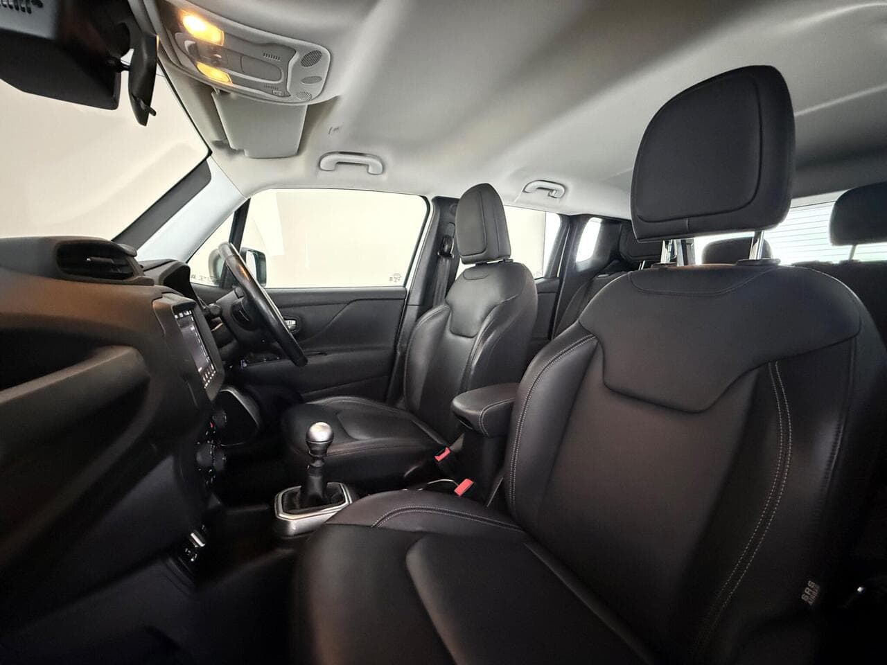 Jeep Renegade thumbnail Seat Front Passenger