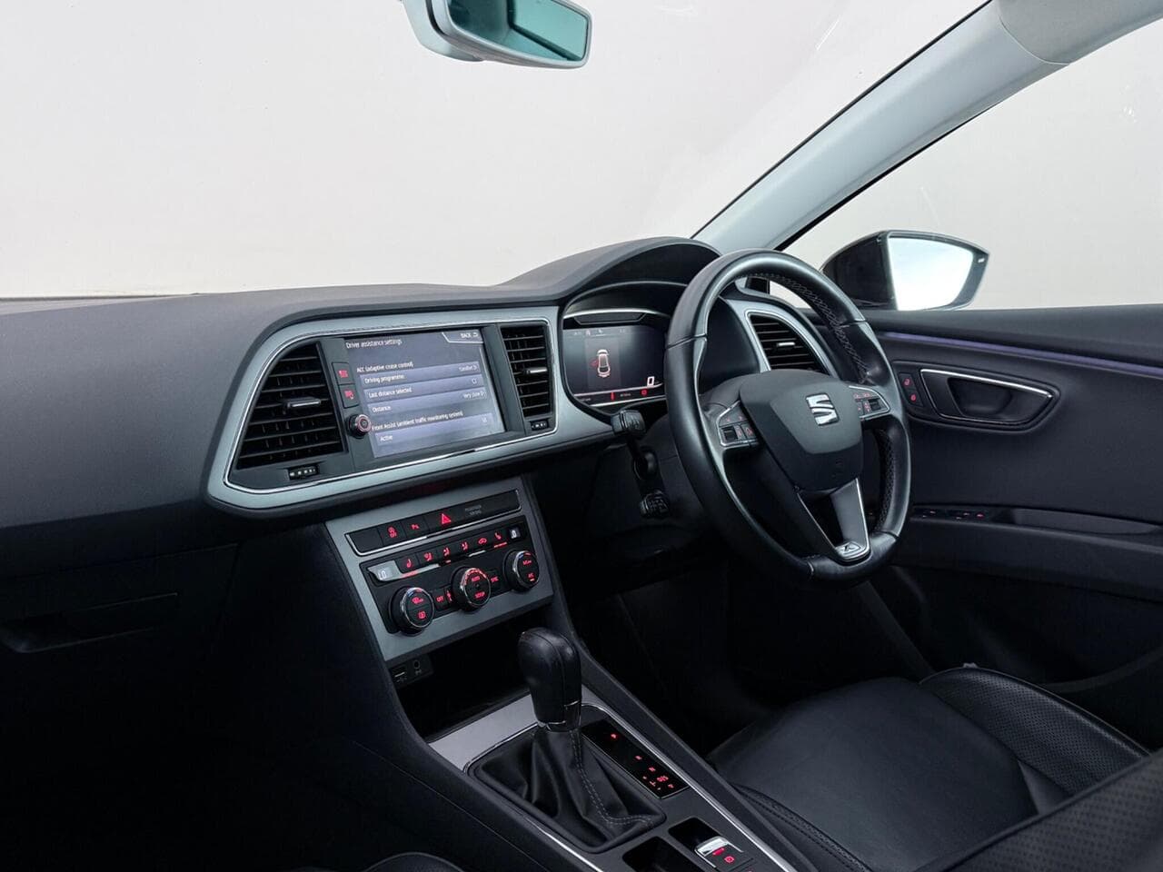 SEAT Leon thumbnail Interior Front