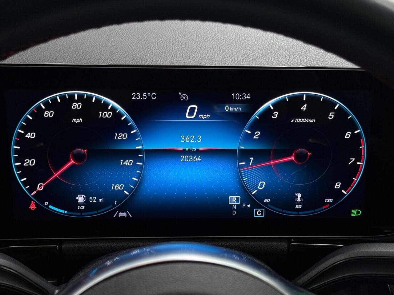 Mercedes-Benz GLA thumbnail Driver Instruments