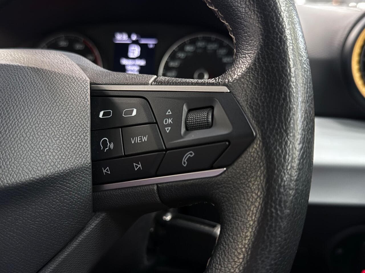 SEAT Arona thumbnail Misc Controls