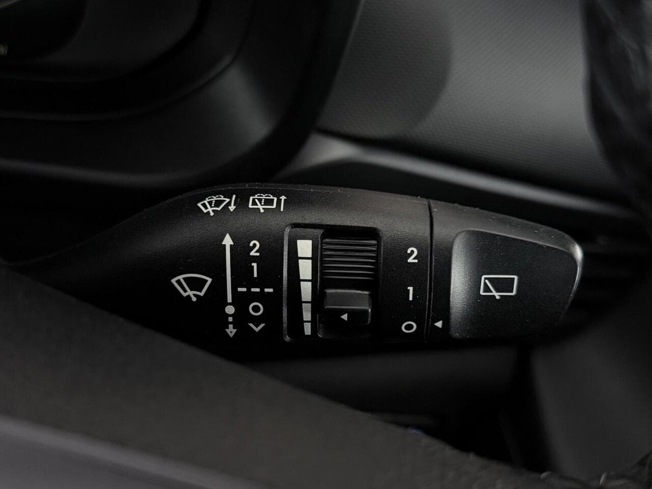 Hyundai BAYON thumbnail Misc Controls