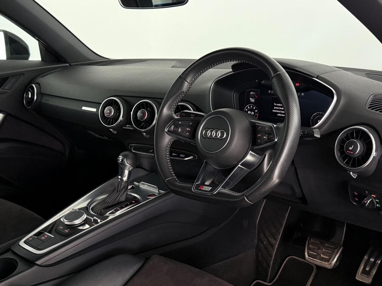 Audi TT thumbnail Interior Front