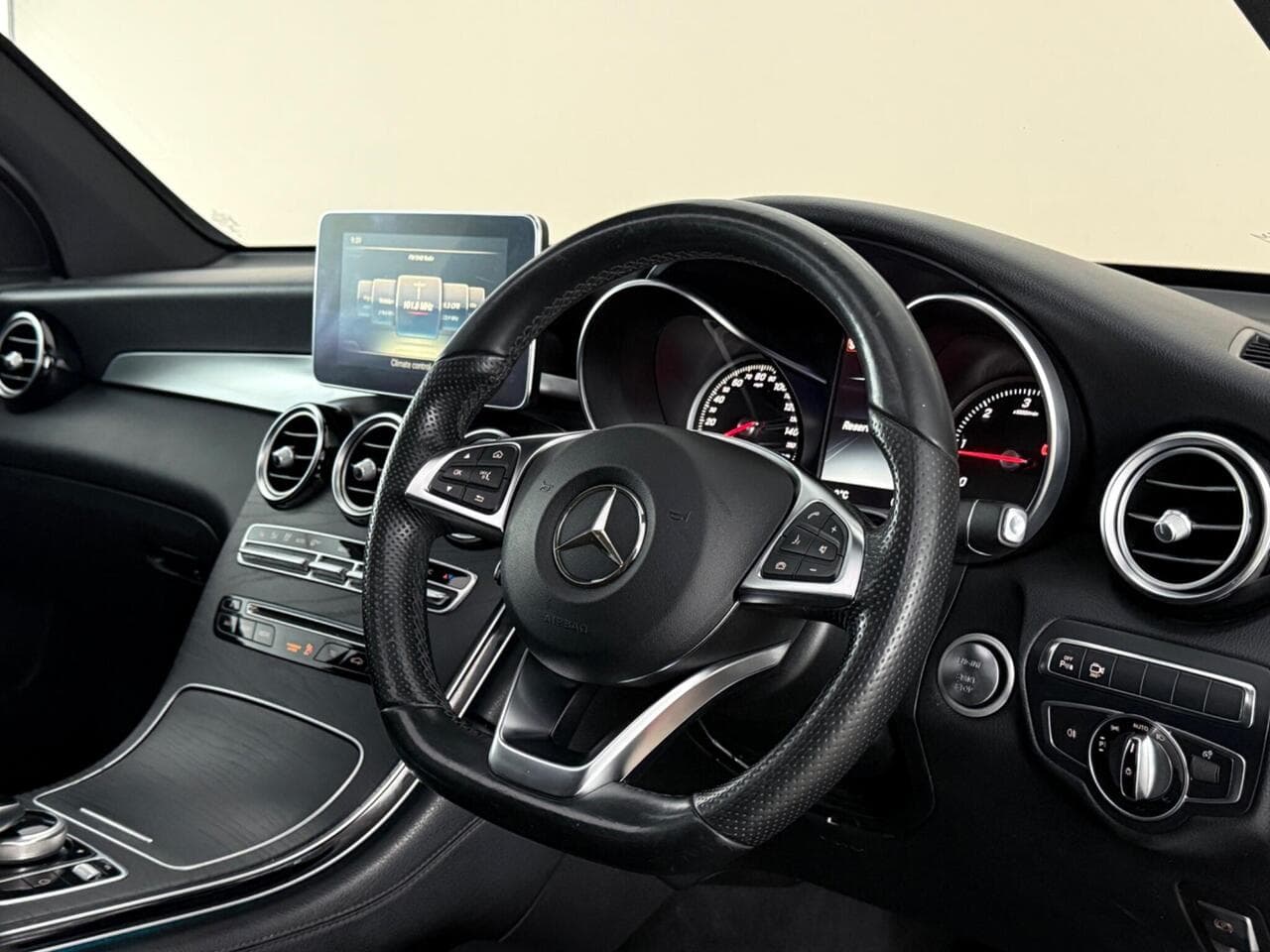 Mercedes-Benz GLC thumbnail Steering Wheel