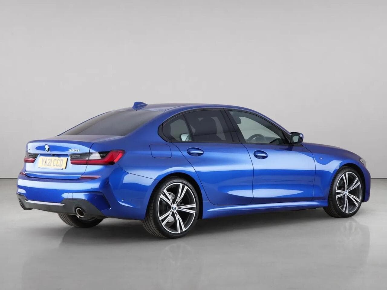 BMW 3 Series thumbnail Rear Right