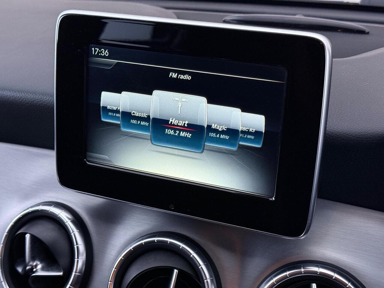 Mercedes-Benz CLA thumbnail Infotainment System