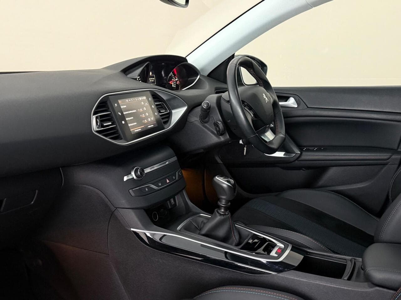 Peugeot 308 thumbnail Interior Front