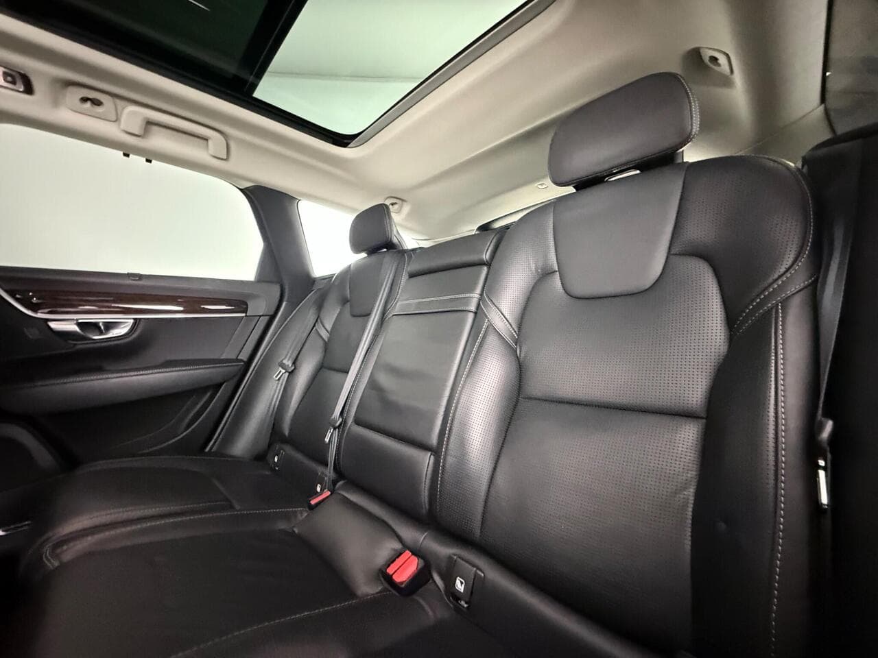 Volvo V90 thumbnail Seats Rear