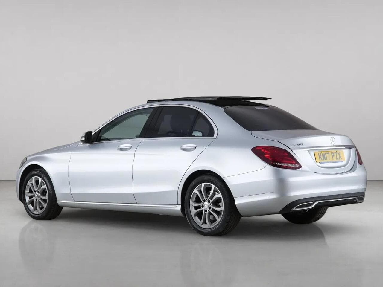 Mercedes-Benz C Class thumbnail Rear Left