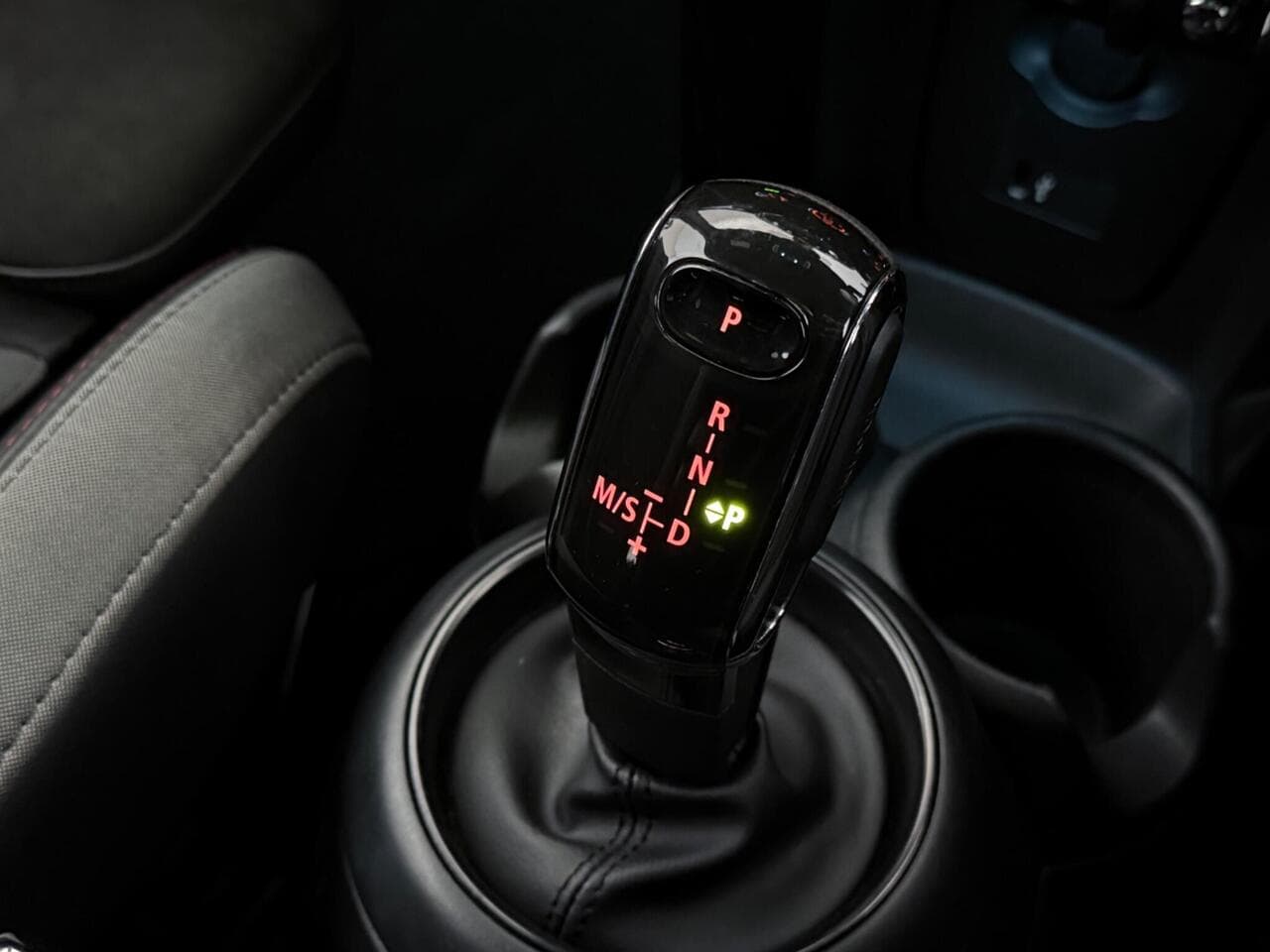 MINI Hatch thumbnail Interior Front