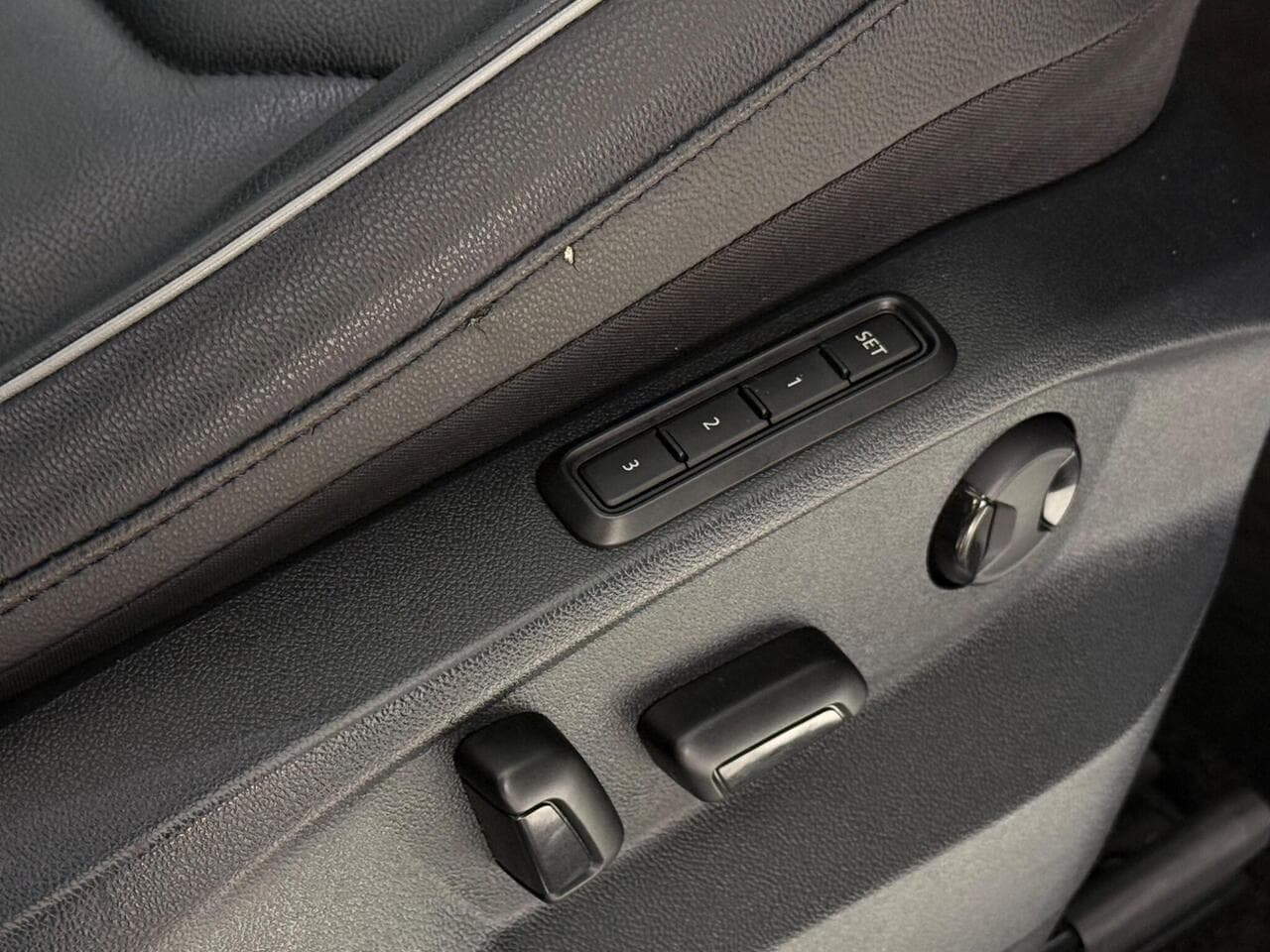 Volkswagen Tiguan thumbnail Misc Controls