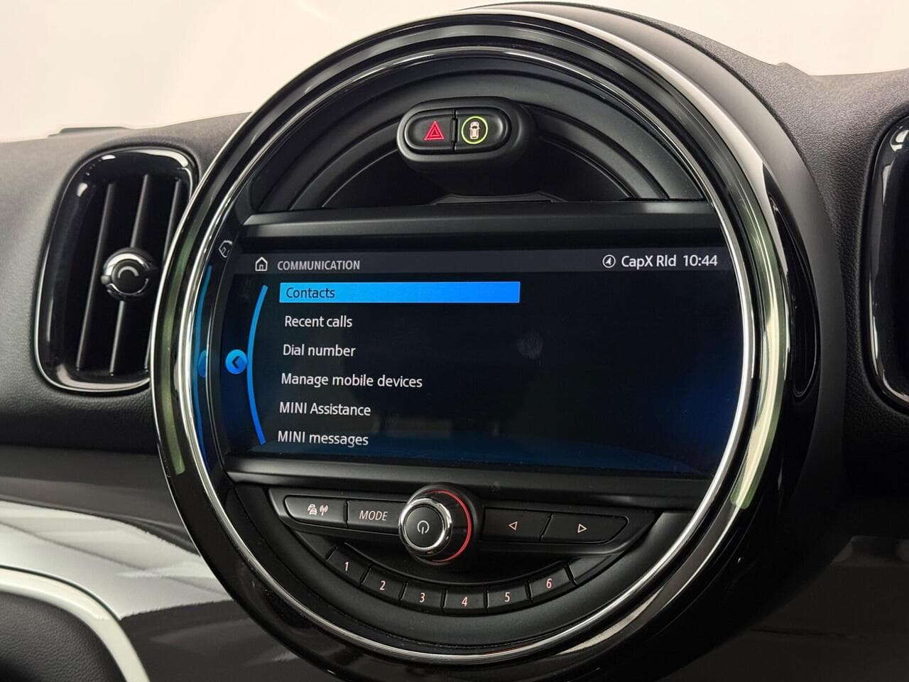 MINI Countryman thumbnail Infotainment System
