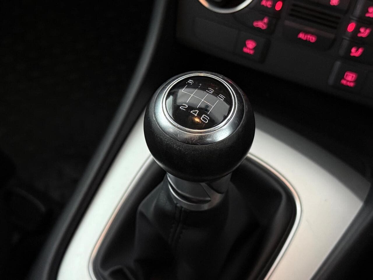 Audi Q3 thumbnail Interior Front