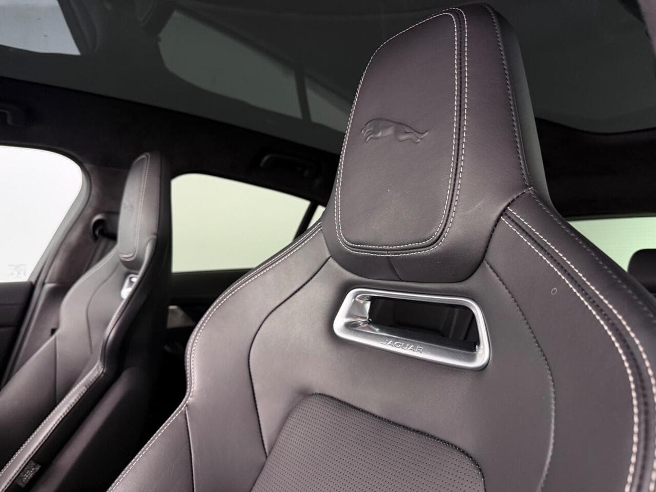 Jaguar I-PACE thumbnail Seat Front Passenger
