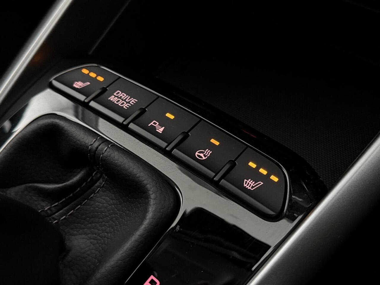 Kia Stonic thumbnail Misc Controls